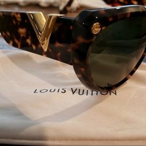 Louis Vuitton My Fair Lady Sunglasses NW 🧡💛🧡💛